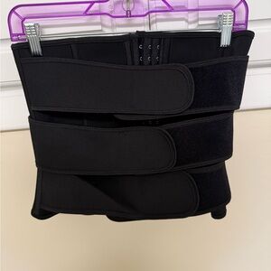 Large waist trainer with extra straps